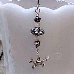 🖐Roadrunner Charmed Zipper Pull